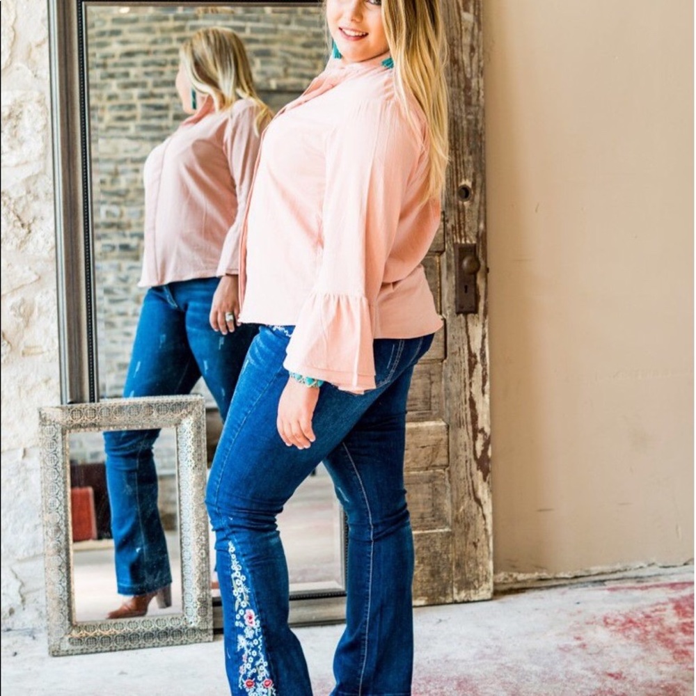 NWT Last 1! Plus Embroidered Bootcut Jeans - Picture 2 of 8